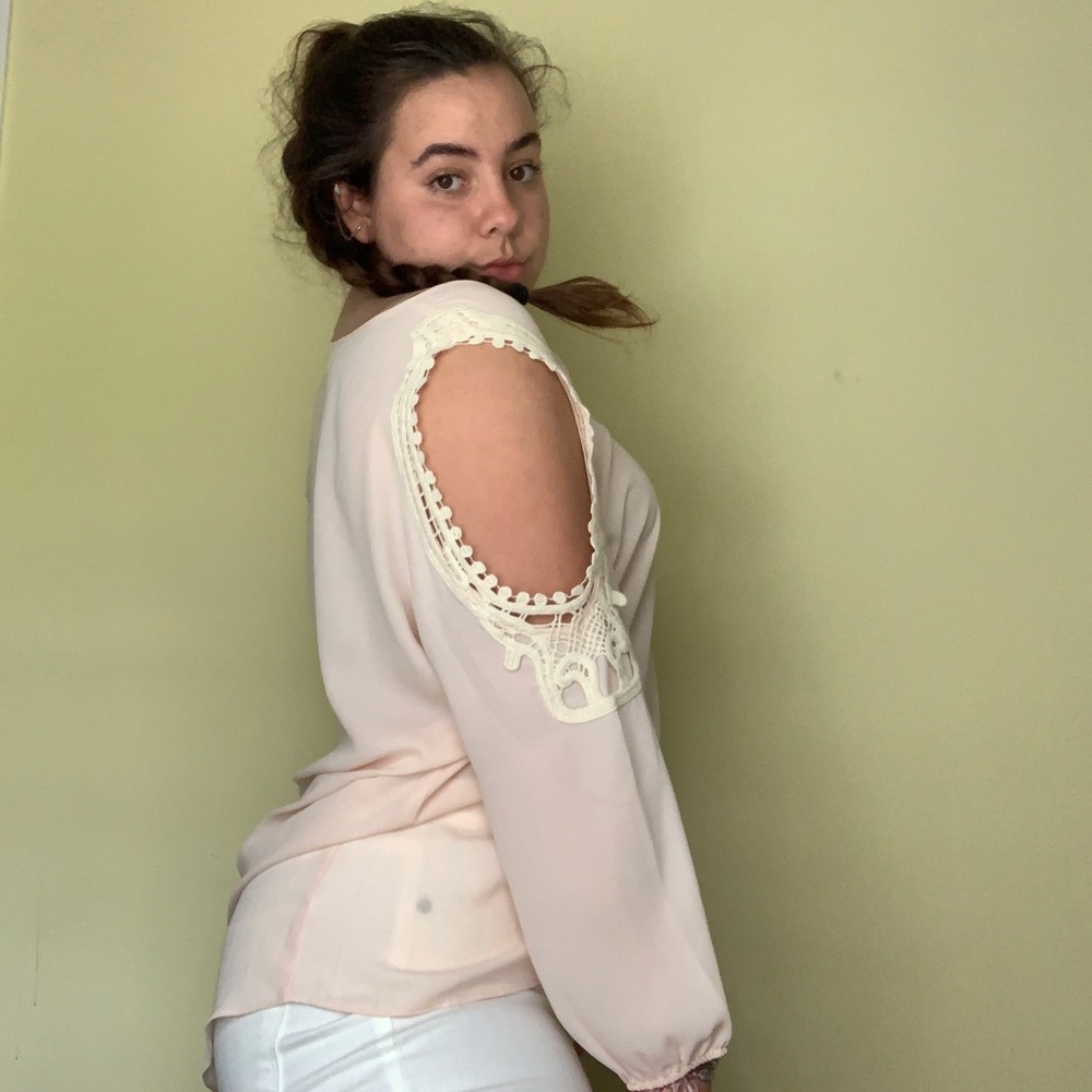 ❤️Light pink sheer blouse